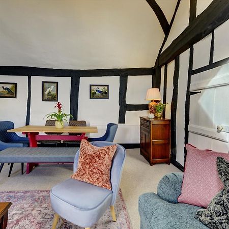 Loft Cottage By Spa Town Property - 2 Bed Tudor Retreat Near To Stratford-Upon-Avon, Warwick & Solihull Eksteriør bilde