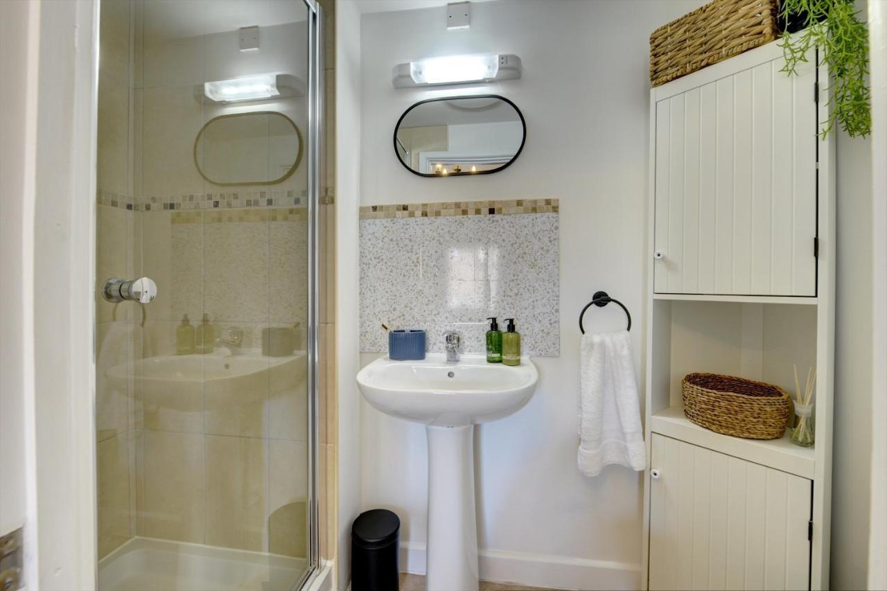 Loft Cottage By Spa Town Property - 2 Bed Tudor Retreat Near To Stratford-Upon-Avon, Warwick & Solihull Eksteriør bilde